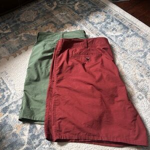 Set (2) Men’s Columbia shorts